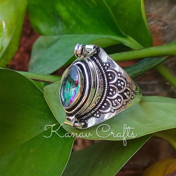 Mystic Topaz Secret Stash Poison Box Ring - Unisex 6 Silver Plated Jewelry - Picture 3 of 9